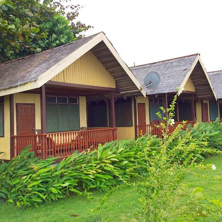 Pems Pension And Restaurant Тейтей Экстерьер фото